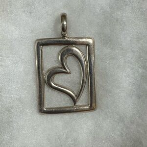 Chic Sterling Silver Heart Frame Necklace
